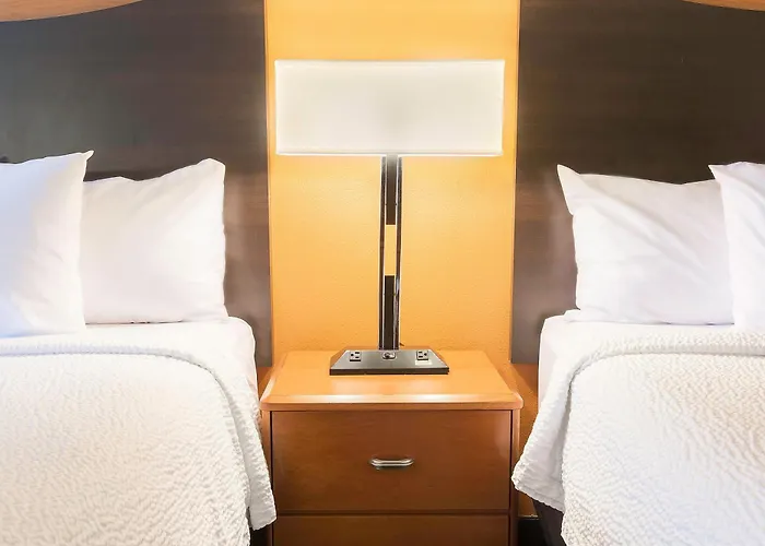 Fairfield & Hotel 3*