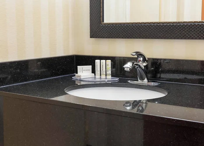 Fairfield & Hotel Fargo